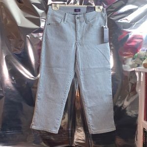 Selling NYDJ capri jeans, size 6 crop,